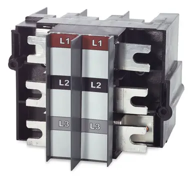 APC BY Schneider Electric S/A Breaker Adaptor 3P T3